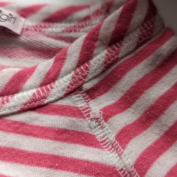 Adorable Top with Peekaboo Unicorn - Picture 6 of 7